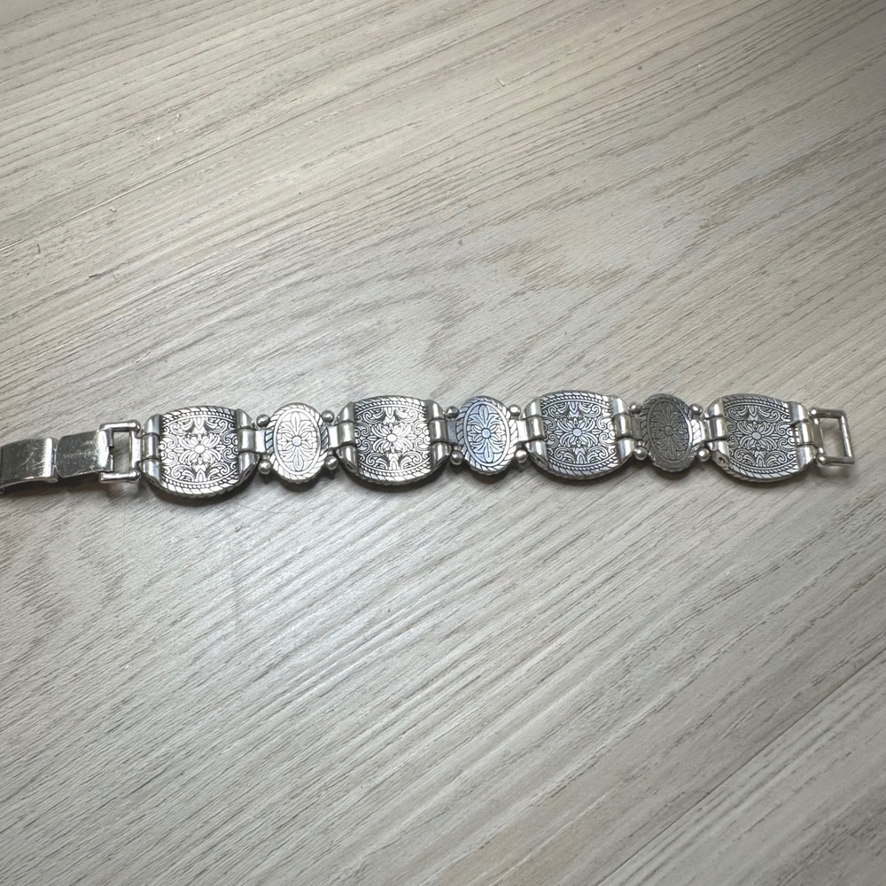 Brighton Corfu Scroll Gold Green Oval Intricate Silver Plate Bracelet Retired - Picture 3 of 6